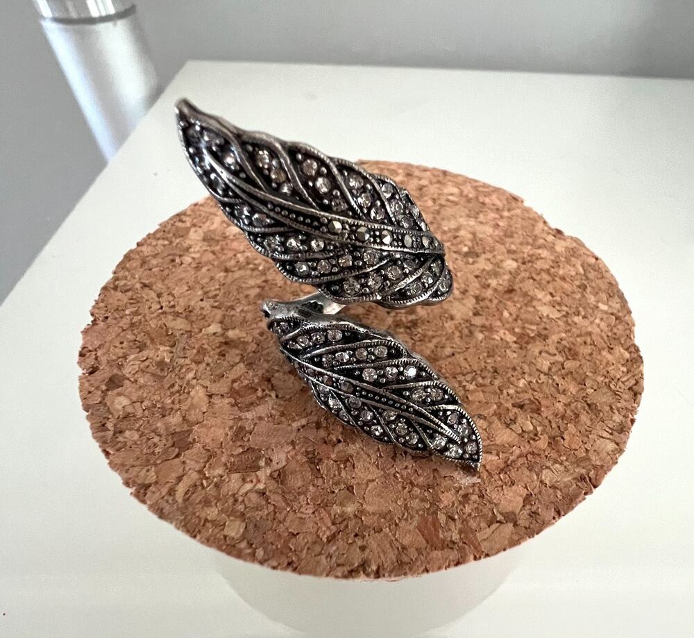 Vintage Style Silver Tone Marcasite Overlapping Feather, Leaf, Fern Ring - 6.5